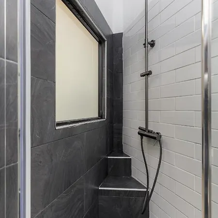 Apartment Stylish And Modern - Miltos