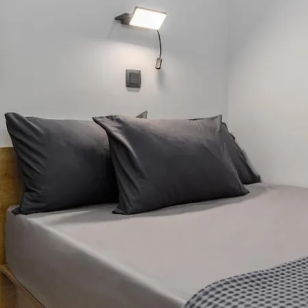 Stylish And Modern - Miltos Apartment