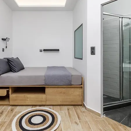 Stylish And Modern - Miltos Apartment