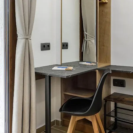 Stylish And Modern - Miltos Apartment *