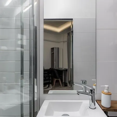 Apartment Stylish And Modern - Miltos